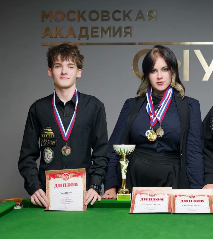 Новосибирские спортсмены — победы на всероссийской и сибирской арене: кёрлинг, бадминтон, лёгкая атлетика, борьба и снукер Новосибирские спортсмены — победы на всероссийской и сибирской арене: кёрлинг, бадминтон, лёгкая атлетика, борьба и снукер