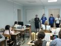 Сотрудники Госавтоинспекции совместно с отрядом юных инспекторов движения школы N°2 провели профилактическую беседу для учащихся младших классов Болотнинского района