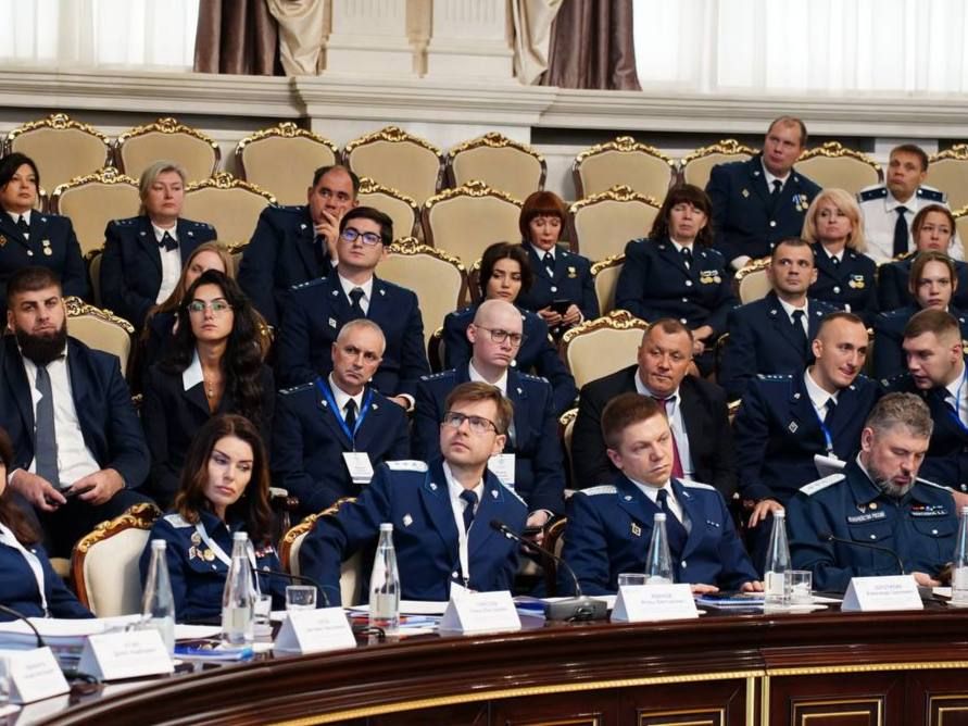 В здании Правительства Новосибирской области состоялось IV выездное расширенное заседание Контрольной комиссии Федерального казначейства под председательством первого заместителя руководителя Казначейства России Эли Исаева В здании Правительства Новосибирской области состоялось IV выездное расширенное заседание Контрольной комиссии Федерального казначейства под председательством первого заместителя руководителя Казначейства России Эли Исаева