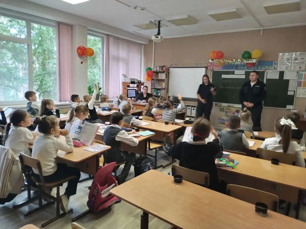 Единый день дорожной безопасности: Автоинспекторы Новосибирской области и регионального центра провели профилактические мероприятия в образовательных учреждениях Единый день дорожной безопасности: Автоинспекторы Новосибирской области и регионального центра провели профилактические мероприятия в образовательных учреждениях