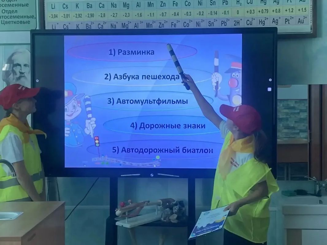 В Мошковском районе сотрудники Госавтоинспекции провели «День дорожной безопасности» В Мошковском районе сотрудники Госавтоинспекции провели «День дорожной безопасности»