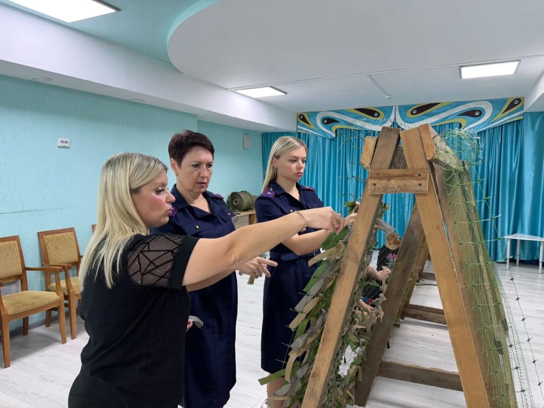 Представительницы женского совета следственного управления по Новосибирской области включились в помощь фронту Представительницы женского совета следственного управления по Новосибирской области включились в помощь фронту