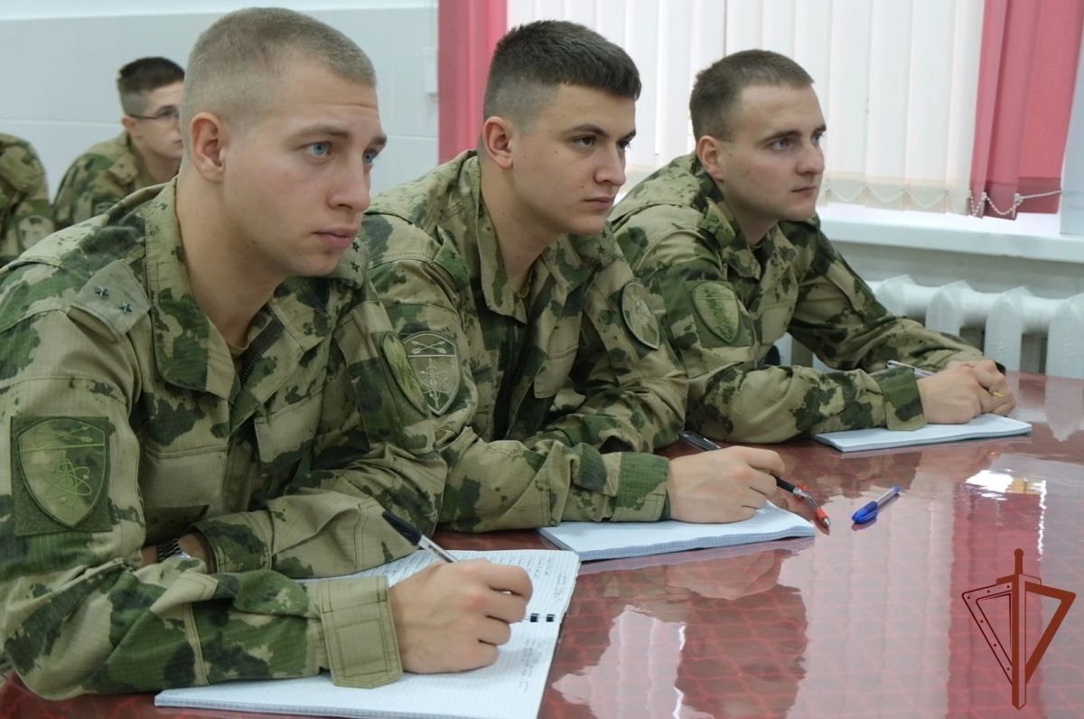 Учебно-методический сбор с офицерами-выпускниками военных вузов завершился в Сибирском округе Росгвардии