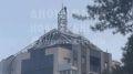 Школьники забрались на шпиль высотки в Новосибирске