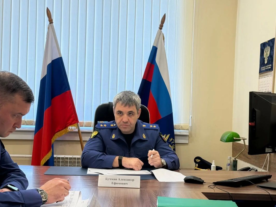 Прокурор Новосибирской области Александр Бучман провел личный прием граждан в прокуратуре г. Бердска Прокурор Новосибирской области Александр Бучман провел личный прием граждан в прокуратуре г. Бердска