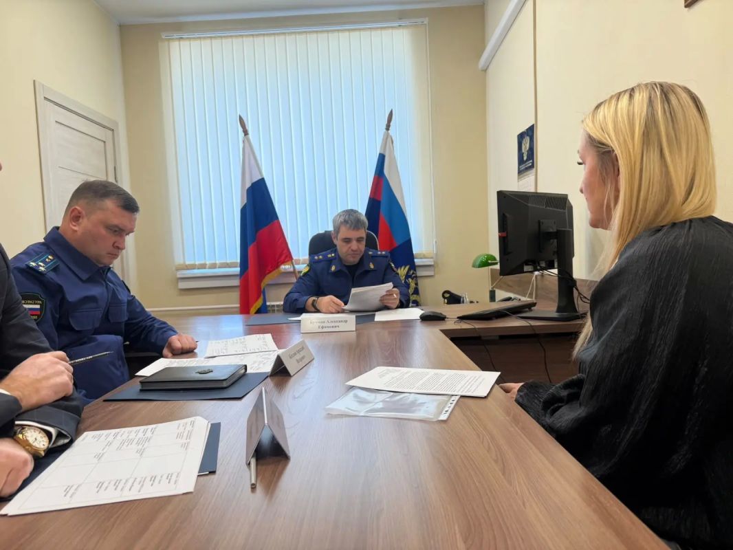 Прокурор Новосибирской области Александр Бучман провел личный прием граждан в прокуратуре г. Бердска Прокурор Новосибирской области Александр Бучман провел личный прием граждан в прокуратуре г. Бердска