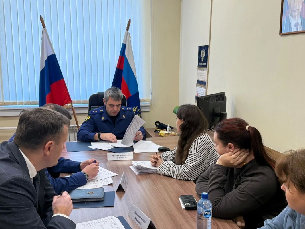Прокурор Новосибирской области Александр Бучман провел личный прием граждан в прокуратуре г. Бердска Прокурор Новосибирской области Александр Бучман провел личный прием граждан в прокуратуре г. Бердска