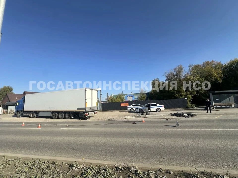 Внимание. В Калининском районе Новосибирска в результате ДТП погиб мотоциклист Внимание. В Калининском районе Новосибирска в результате ДТП погиб мотоциклист