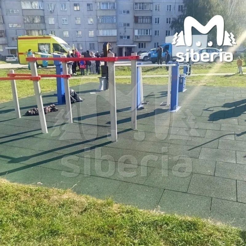 Школьница с ножом напала на девочек Школьница с ножом напала на девочек