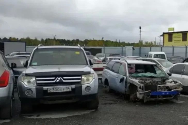 Автомобили за миллион рублей угодили на автокладбище в Новосибирске