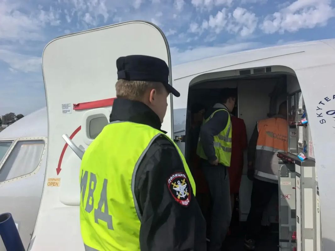 В Иркутске транспортные полицейские привлекли к ответственности авиадебошира из Бурятии