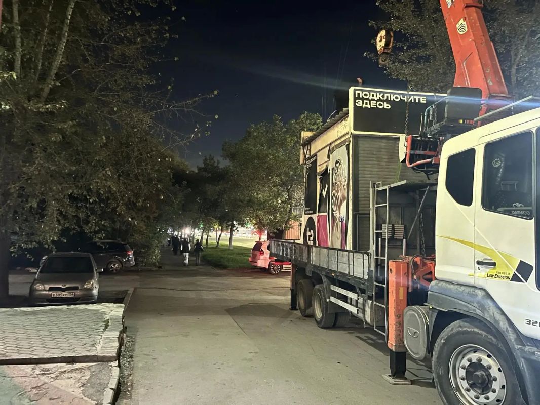 Самовольные киоски демонтировали в Кировском и Ленинском районах Самовольные киоски демонтировали в Кировском и Ленинском районах