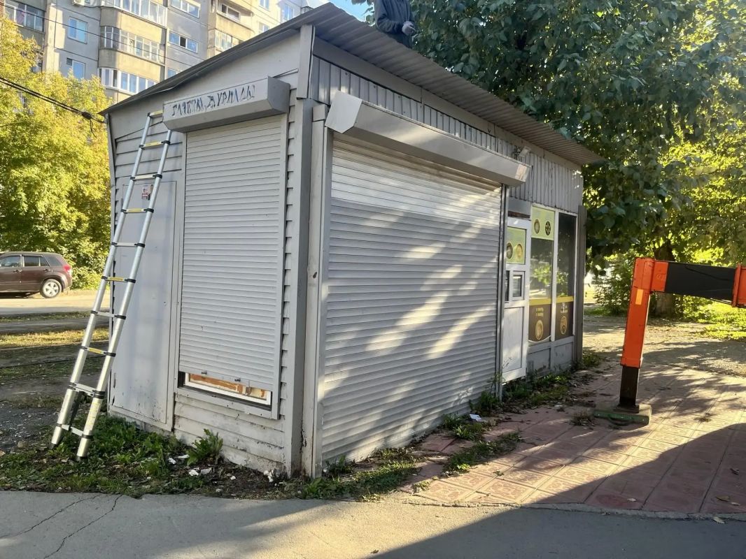 Самовольные киоски демонтировали в Кировском и Ленинском районах Самовольные киоски демонтировали в Кировском и Ленинском районах
