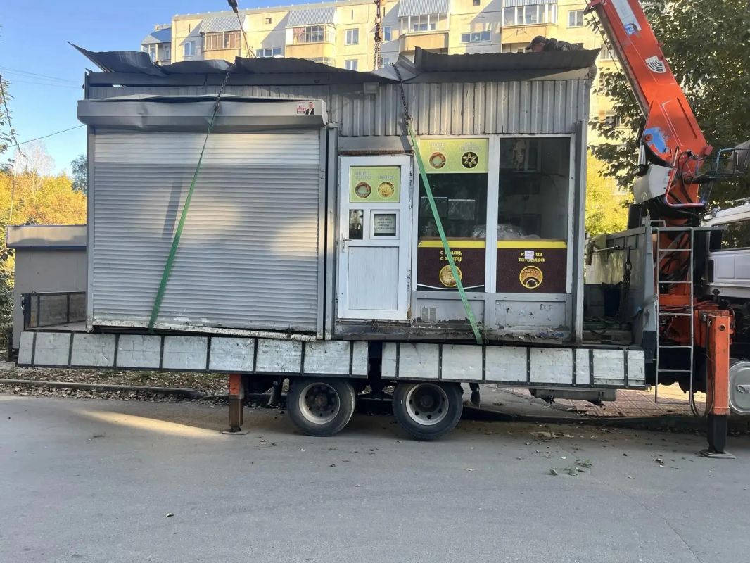 Самовольные киоски демонтировали в Кировском и Ленинском районах Самовольные киоски демонтировали в Кировском и Ленинском районах