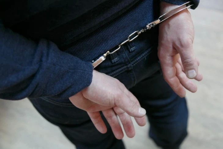 Полиция задержала подозреваемых в избиении новосибирца у бара «Крыша»