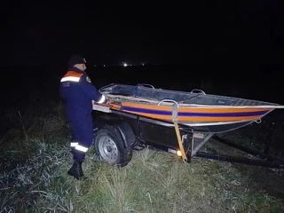 Нашли тело спустя 25 минут: под Новосибирском рыбак утонул на реке Карасук