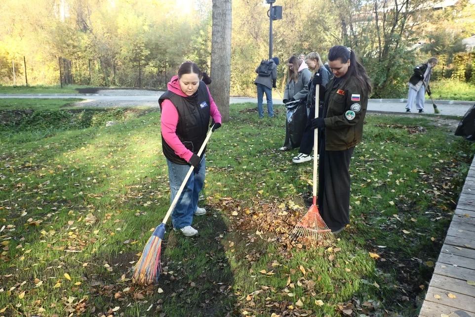 Общегородской субботник прошёл в Новосибирске Общегородской субботник прошёл в Новосибирске
