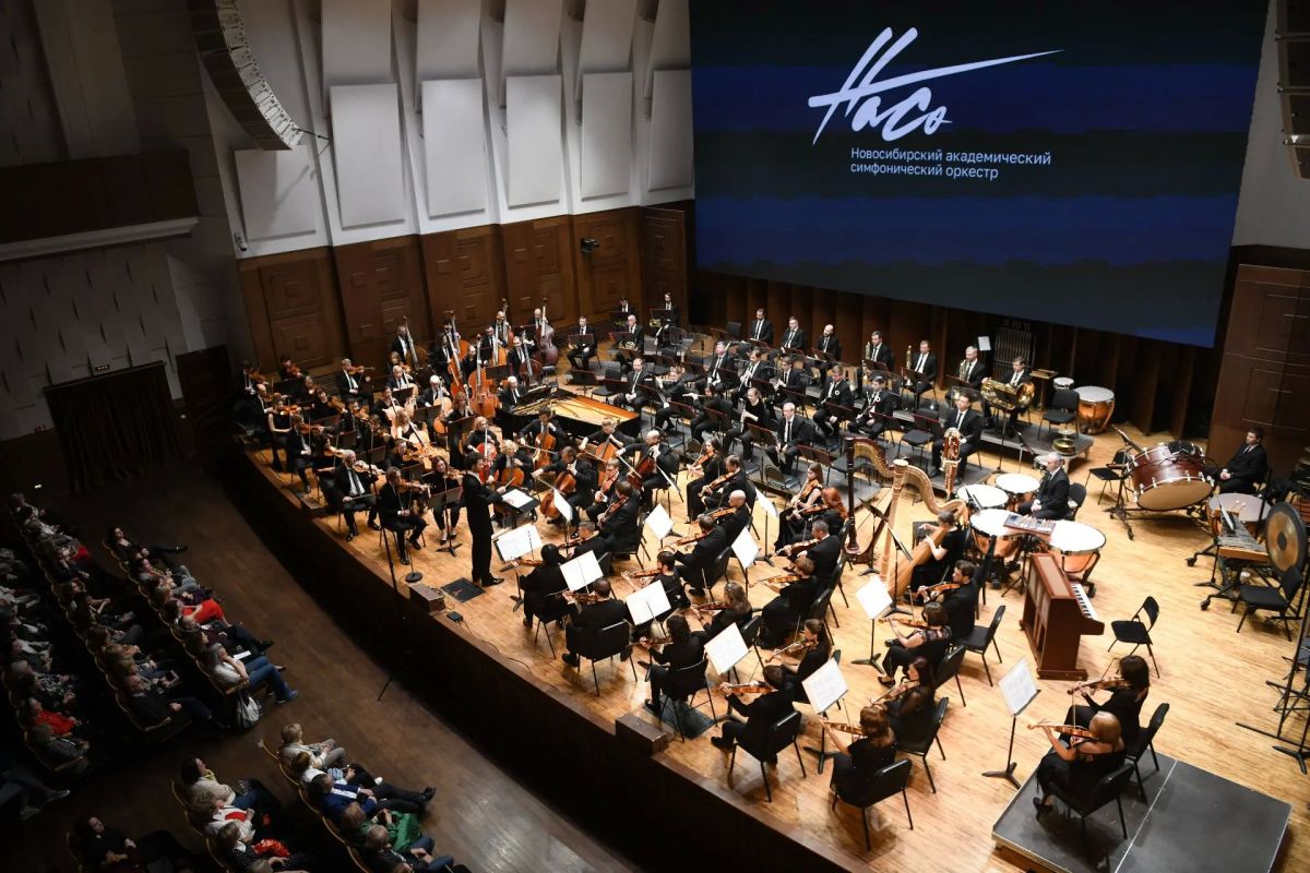 С 3 по 5 октября в Новосибирске проходит международный форум «Ленинград -Новосибирск: мост через время