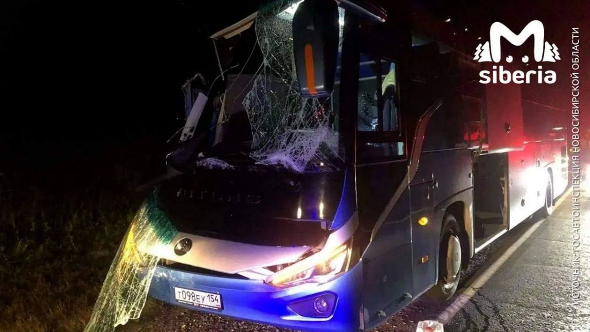 Рейсовый автобус протаранил грузовик в Новосибирской области Рейсовый автобус протаранил грузовик в Новосибирской области