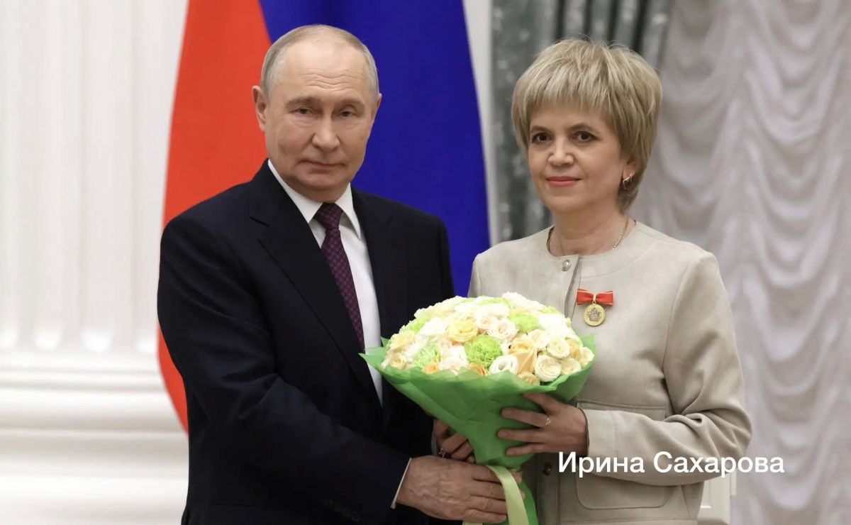 Андрей Травников: Вчера в Кремле Президент России Владимир Владимирович Путин вручил награды наставникам Героев специальной военной операции Андрей Травников: Вчера в Кремле Президент России Владимир Владимирович Путин вручил награды наставникам Героев специальной военной операции