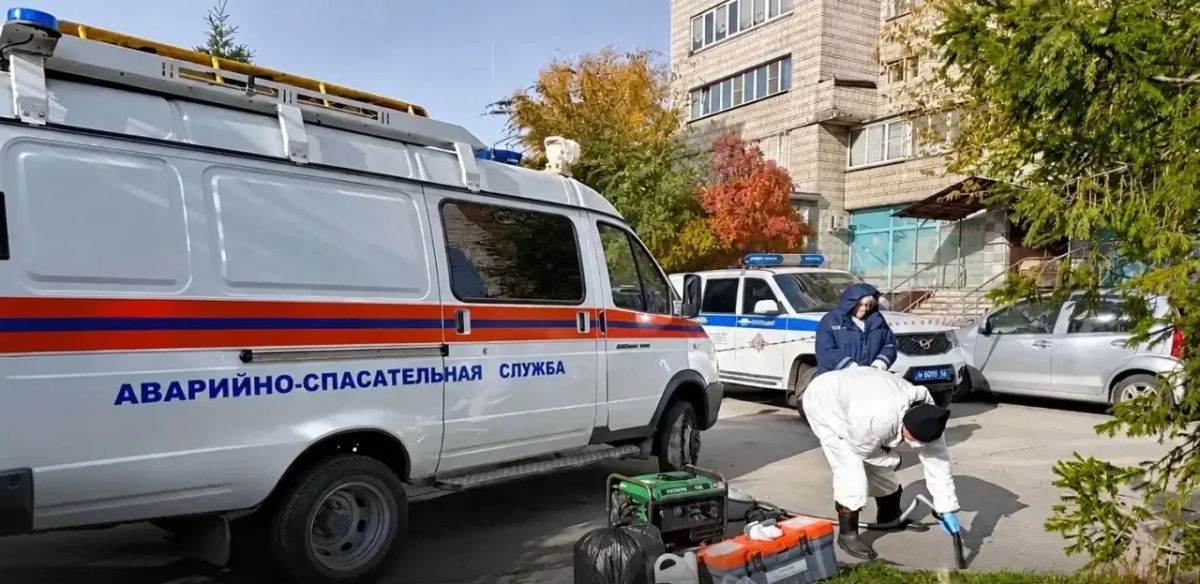 Сегодня днём в центре Новосибирска на Красном проспекте неизвестный разбил сосуд с ртутью и сбежал