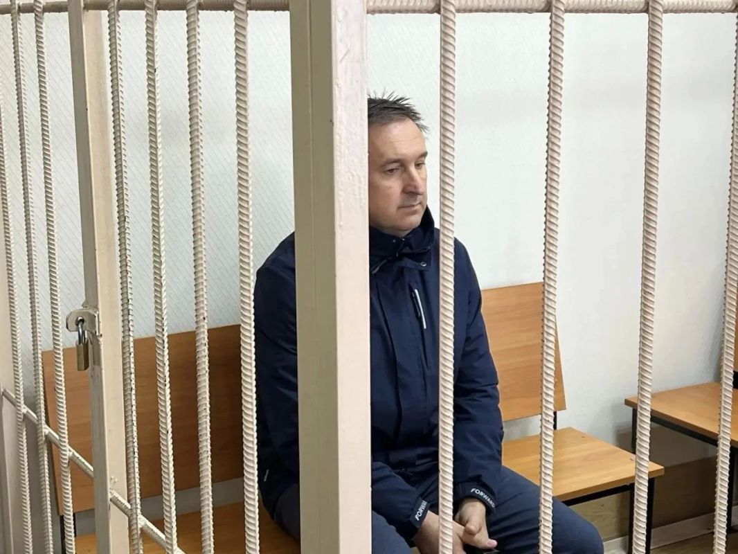 Экс-главу Колыванского района Новосибирской области Евгения Артюхова арестовали до 8 декабря по делу о мошенничестве с использованием служебного положения, сообщили в управлении судебного департамента региона