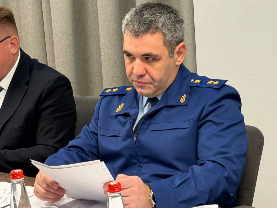 Прямо сейчас в прокуратуре Новосибирской области проходит прием граждан по вопросам предоставления коммунальных услуг горячего водоснабжения, теплоснабжения, восстановления окончательного благоустройства дворовых территорий... Прямо сейчас в прокуратуре Новосибирской области проходит прием граждан по вопросам предоставления коммунальных услуг горячего водоснабжения, теплоснабжения, восстановления окончательного благоустройства дворовых территорий...