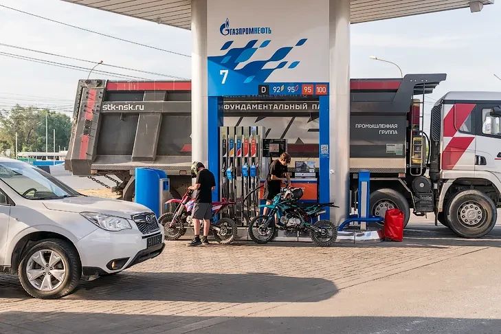 Лимит на топливо отменили на заправках «Газпромнефть» в Новосибирске