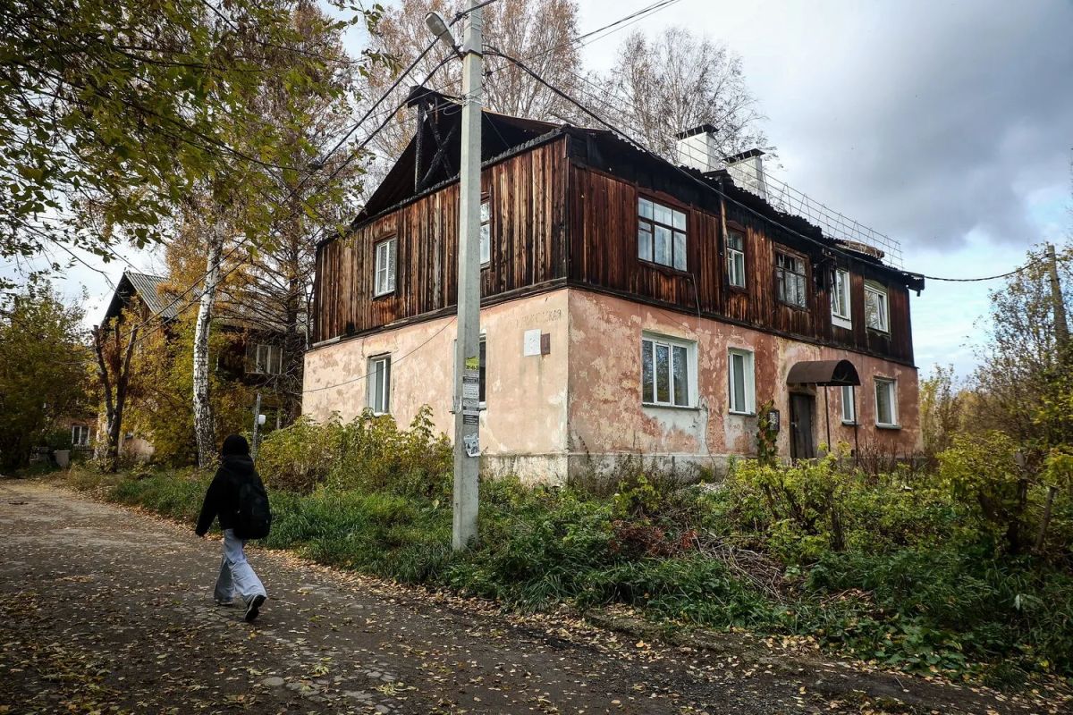 Строили своими силами: ходим по соцгородку Чкаловского завода на Приисковой Строили своими силами: ходим по соцгородку Чкаловского завода на Приисковой