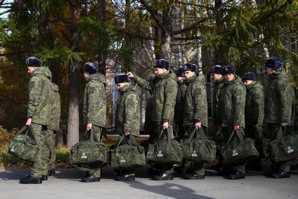 В Новосибирской области стартовали осенние отправки призывников в армию