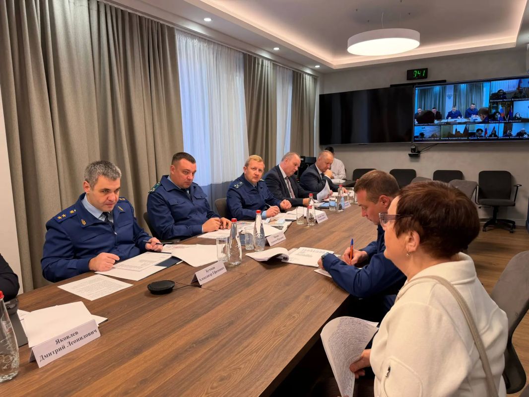 Прямо сейчас в прокуратуре Новосибирской области проходит прием граждан по вопросам предоставления коммунальных услуг горячего водоснабжения, теплоснабжения, восстановления окончательного благоустройства дворовых территорий... Прямо сейчас в прокуратуре Новосибирской области проходит прием граждан по вопросам предоставления коммунальных услуг горячего водоснабжения, теплоснабжения, восстановления окончательного благоустройства дворовых территорий...
