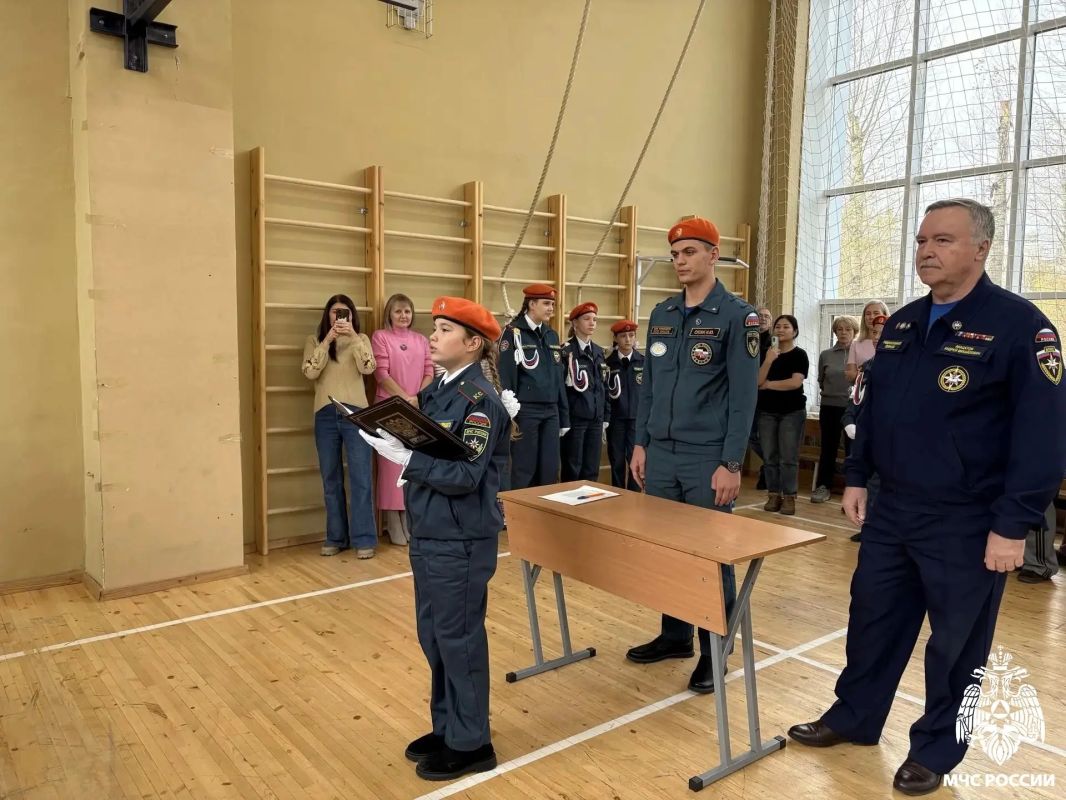 Новосибирские кадеты поклялись в верности Отчизне и спасательному делу Новосибирские кадеты поклялись в верности Отчизне и спасательному делу