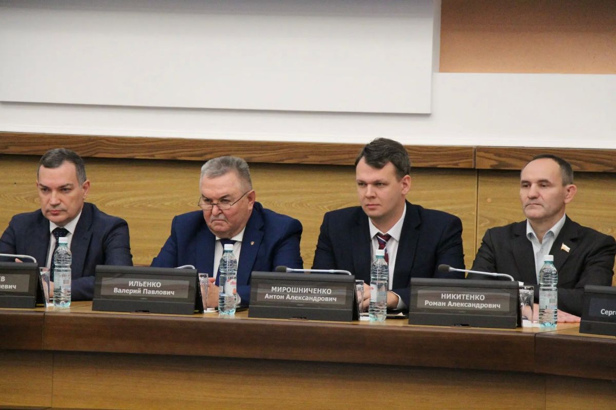 Заместитель министра поздравил городских дорожников с профессиональным праздником Заместитель министра поздравил городских дорожников с профессиональным праздником