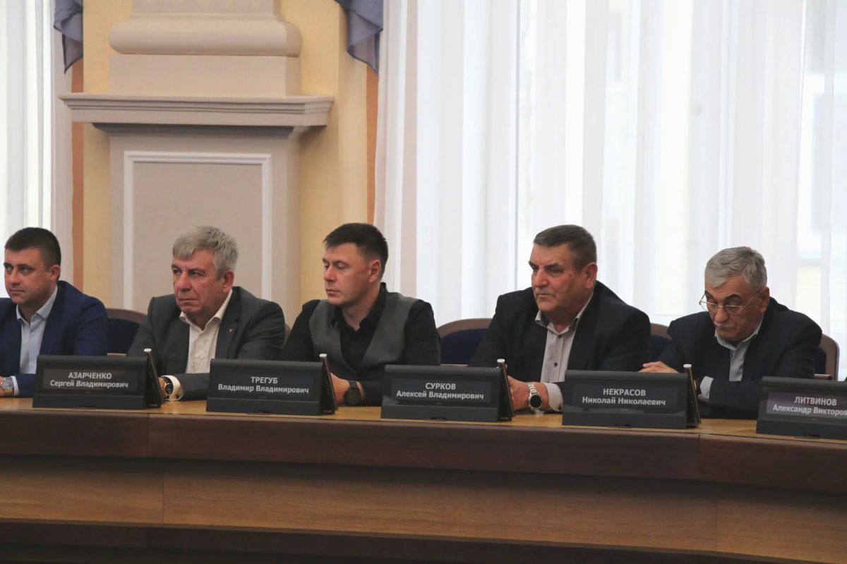 Заместитель министра поздравил городских дорожников с профессиональным праздником Заместитель министра поздравил городских дорожников с профессиональным праздником