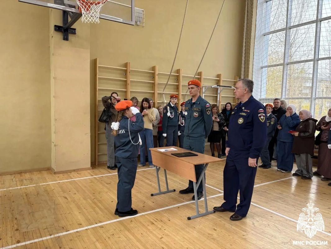 Новосибирские кадеты поклялись в верности Отчизне и спасательному делу Новосибирские кадеты поклялись в верности Отчизне и спасательному делу