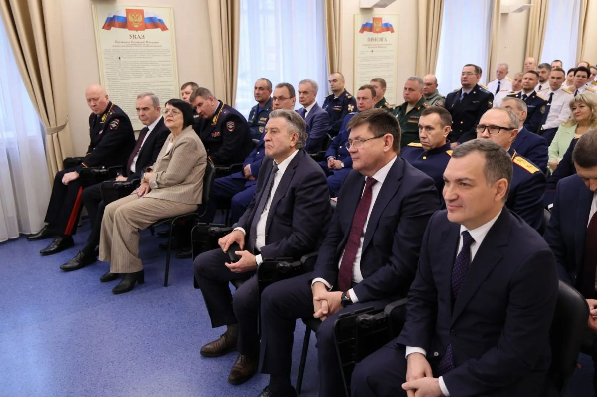 Максим Кудрявцев: Сегодня в Новосибирске официально представили нового руководителя следственного управления СК РФ по Новосибирской области генерал-майора юстиции Михайлова Сергея Юрьевича Максим Кудрявцев: Сегодня в Новосибирске официально представили нового руководителя следственного управления СК РФ по Новосибирской области генерал-майора юстиции Михайлова Сергея Юрьевича