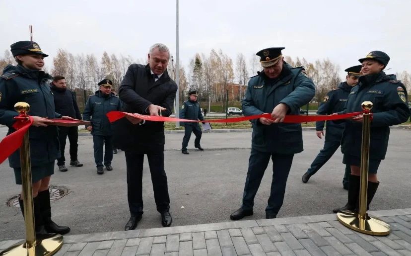 В Кольцово открыли новую пожарно-спасательную часть В Кольцово открыли новую пожарно-спасательную часть