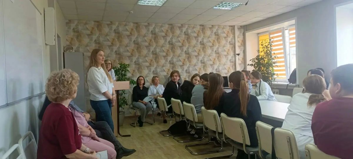 16 молодых медиков приняли на работу в поликлинике № 7 16 молодых медиков приняли на работу в поликлинике № 7