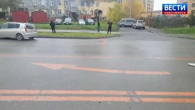 Два ДТП с пешеходами. В Ленинском районе Новосибирска на улице Котовского водитель за рулём Toyota Opa ехал по улице Ватутина и сбил пешехода, который переходил дорогу в неположенном месте