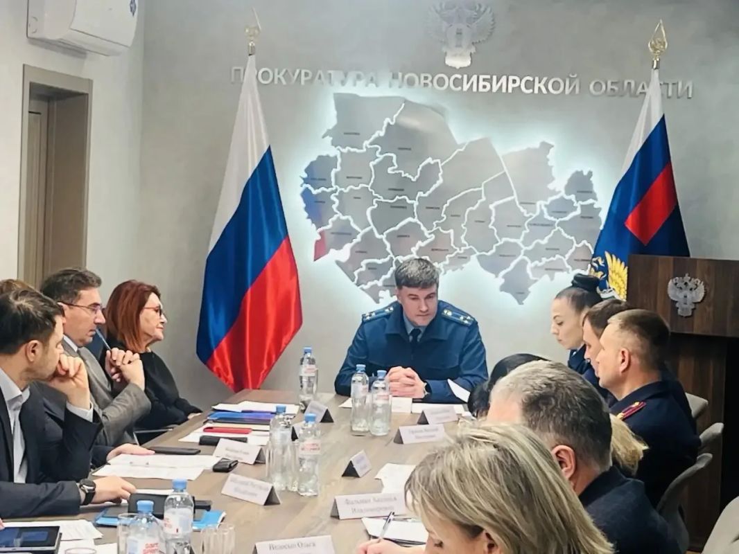 Заместитель прокурора области Александр Рудь провел заседание межведомственной рабочей группы по вопросам профилактики деструктивного поведения подростков в регионе