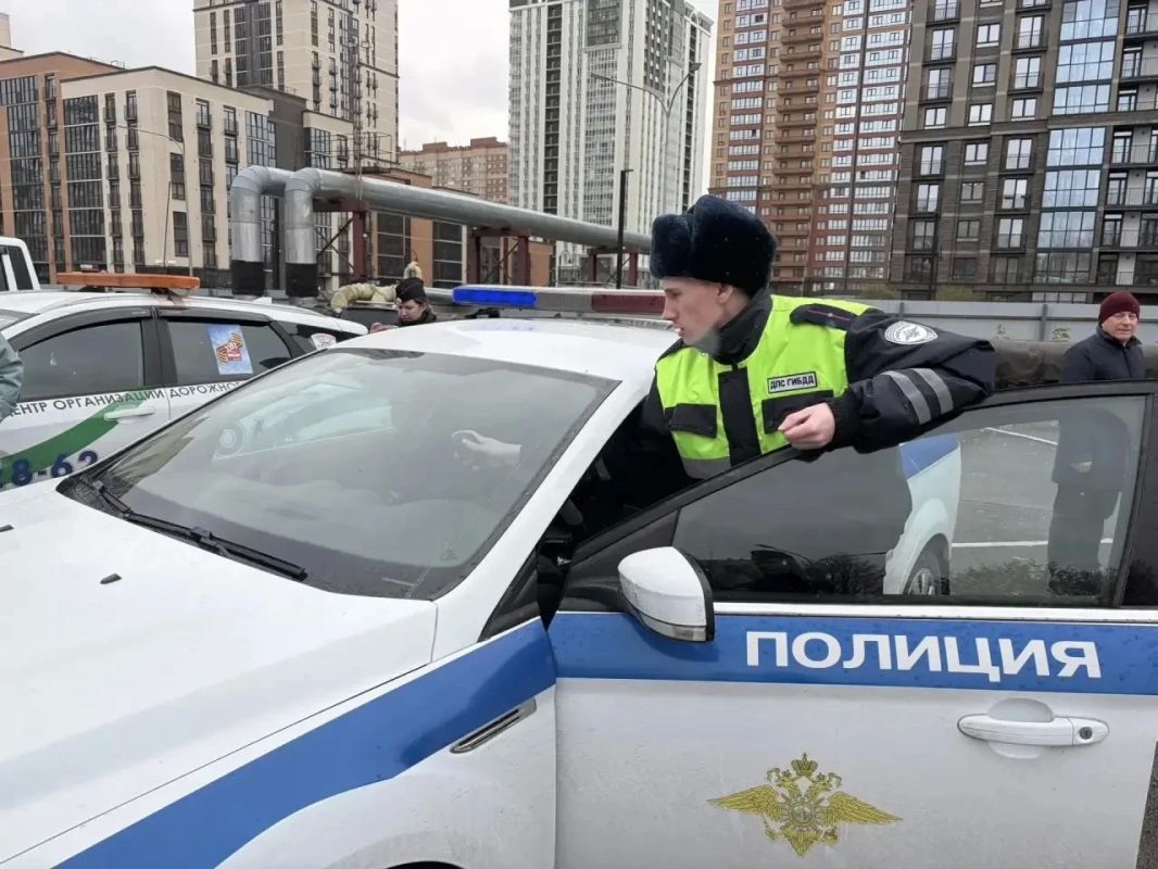 Сотрудники Госавтоинспекции провели познавательное мероприятие для воспитанников Центра «Ориентир» Сотрудники Госавтоинспекции провели познавательное мероприятие для воспитанников Центра «Ориентир»