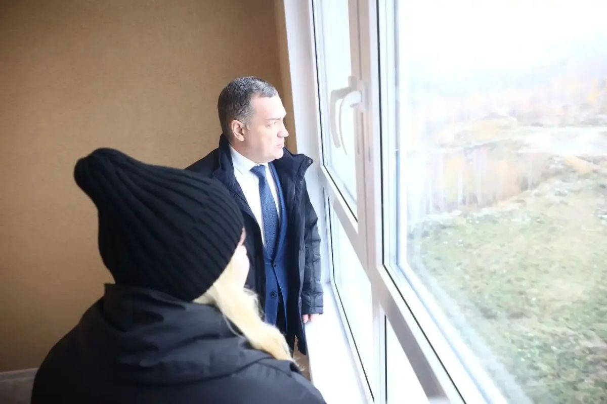 Максим Кудрявцев: Сегодня вручили ключи от новых квартир ребятам из числа детей-сирот и детей, оставшихся без попечения родителей Максим Кудрявцев: Сегодня вручили ключи от новых квартир ребятам из числа детей-сирот и детей, оставшихся без попечения родителей