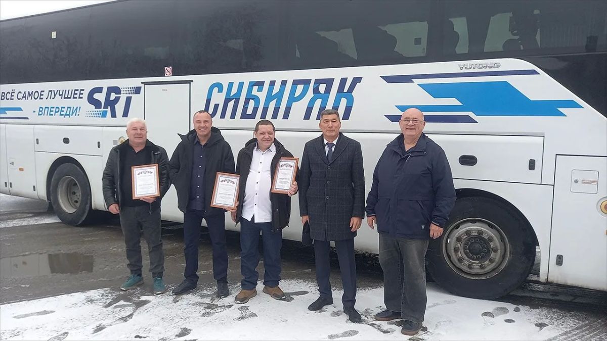 Сегодня в Новосибирске, в преддверии Дня работника автомобильного и городского пассажирского транспорта, прошла рабочая встреча с сотрудниками ведущих транспортных компаний Сибирского федерального округа и представителями...