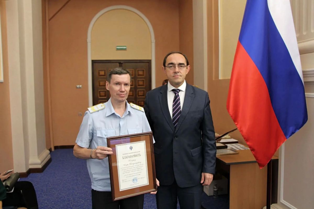 Министр Анатолий Костылевский поздравил работников городского пассажирского транспорта Министр Анатолий Костылевский поздравил работников городского пассажирского транспорта