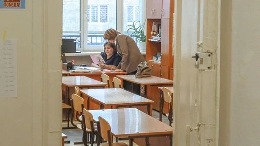 Единое удостоверение учителя решили ввести в России