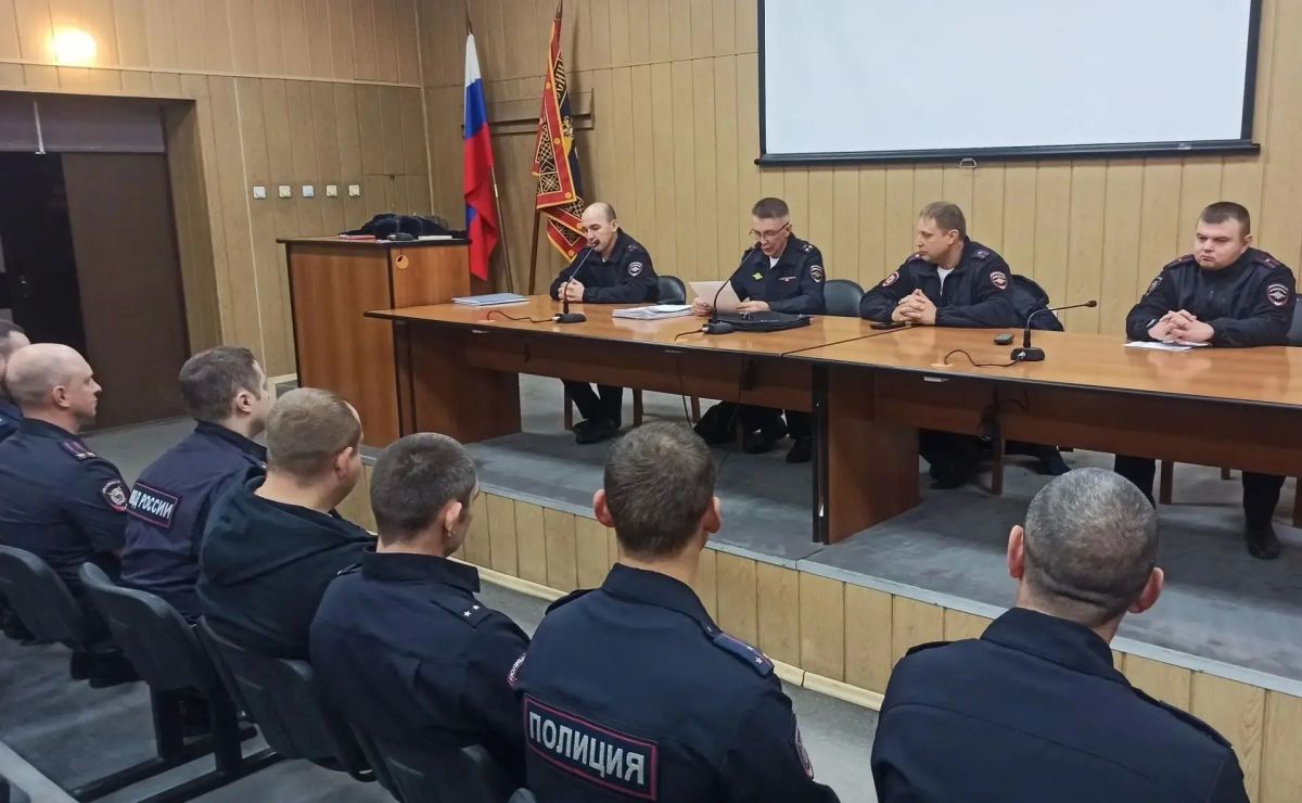 В Новосибирске подведены итоги конкурса профессионального мастерства «Лучший наставник - 2026» среди сотрудников полиции В Новосибирске подведены итоги конкурса профессионального мастерства «Лучший наставник - 2026» среди сотрудников полиции
