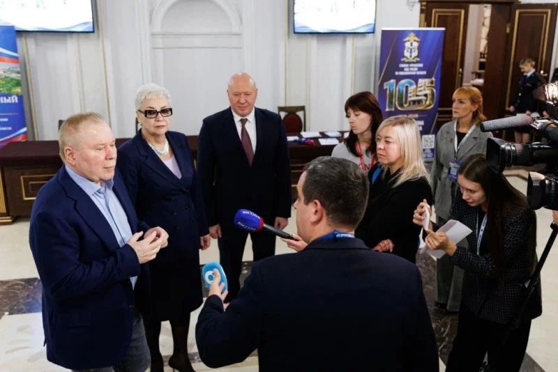 В Новосибирске прошло расширенное заседание Общественного совета при ГУ МВД по региону с участием председателя Общественного совета при МВД России Анатолия Кучерены В Новосибирске прошло расширенное заседание Общественного совета при ГУ МВД по региону с участием председателя Общественного совета при МВД России Анатолия Кучерены