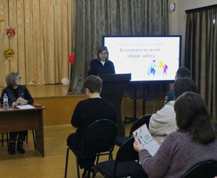 Ряд профилактических встреч с родителями прошли в Татарском районе перед осенними каникулами Ряд профилактических встреч с родителями прошли в Татарском районе перед осенними каникулами