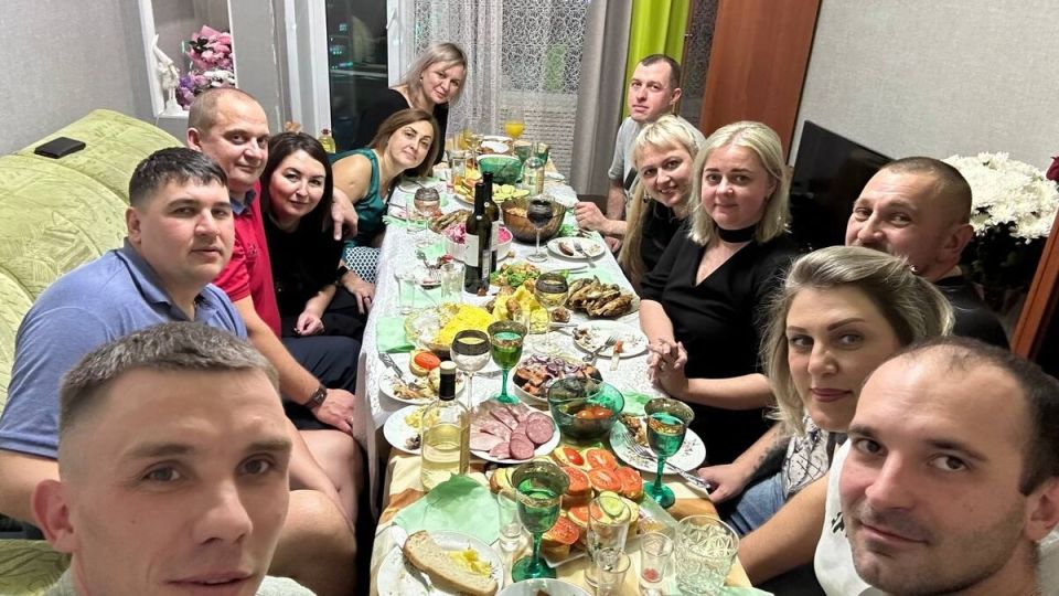 Почему многие перестали принимать гостей: неожиданные причины и новые реалии