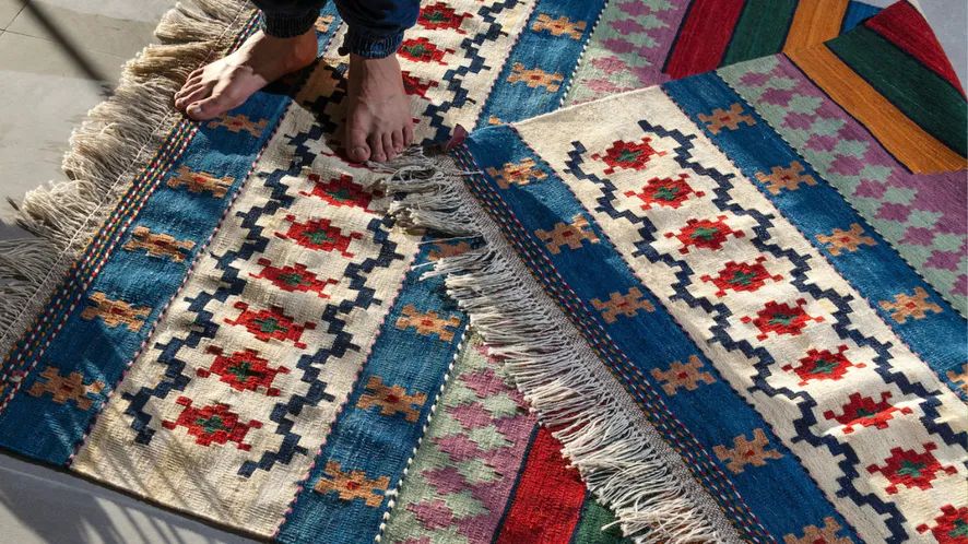 Проблема неприятного запаха ковра